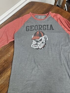 Bulldogs Gray & Red Raglan Dog Graphic Tee